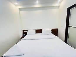 Roomshala Hotel Pub G