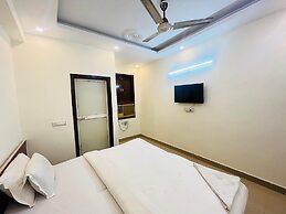 Roomshala Hotel Pub G