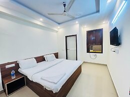 Roomshala Hotel Pub G