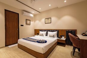 Pravasa Stay, Bapat Square