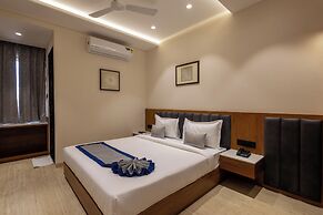 Pravasa Stay, Bapat Square