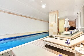Taj Hotel 305