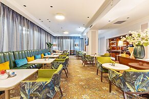 Taj Hotel 305