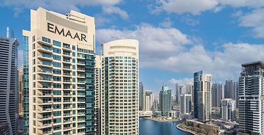 LUX LIV Contemporary Marina Suite 2