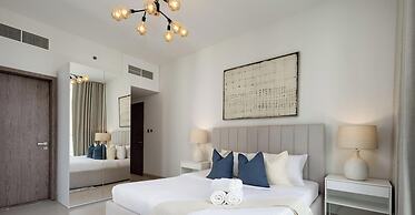 LUX LIV Contemporary Marina Suite 2