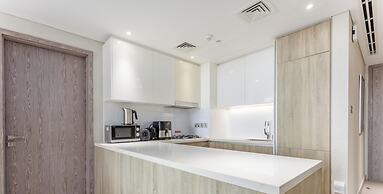 LUX LIV Contemporary Marina Suite 2