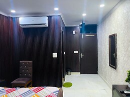 Roomshala Hotel Tom & Jerry