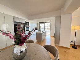 Balcony Views - Specious 2 BR Flat