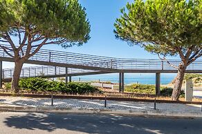 Baleeira Sea View Studio