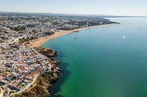 Baleeira Sea View Studio