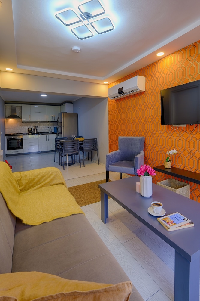 Maxihomes Hadrian Amber