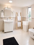 Maxihomes Hadrian Amber