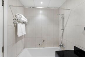 High-Floor Studio Ghalia JVC