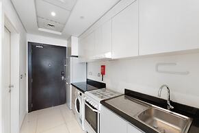 High-Floor Studio Ghalia JVC