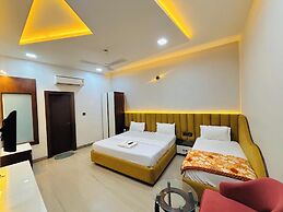 Hotel sadhana palace