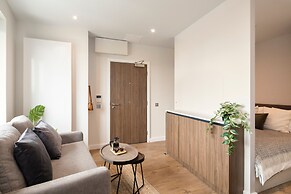 StayCozy Studio Apartments in Croydon
