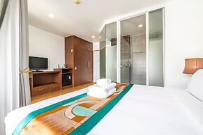 Meet Holiday International Hotel