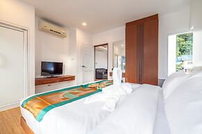 Meet Holiday International Hotel