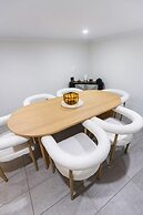 Stylish 4BR City Retreat