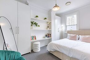 Stylish 4BR City Retreat