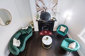 Stylish 4BR City Retreat