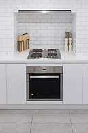 Stylish 4BR City Retreat