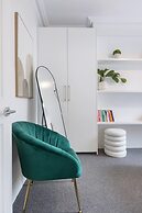 Stylish 4BR City Retreat