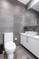 Stylish 4BR City Retreat
