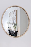 Stylish 4BR City Retreat