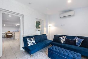 Stylish 4BR City Retreat