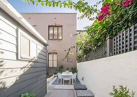Stylish 4BR City Retreat