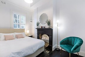 Stylish 4BR City Retreat