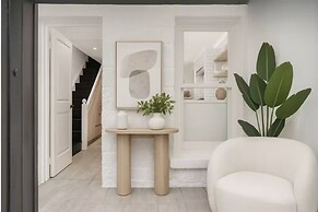 Stylish 4BR City Retreat