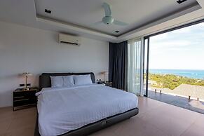 Seaview Hillside 3BR Infinity Pool V254