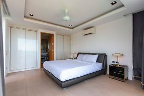 Seaview Hillside 3BR Infinity Pool V254