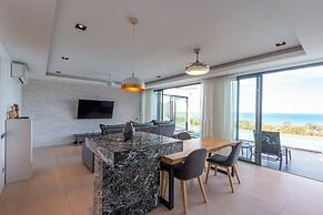 Seaview Hillside 3BR Infinity Pool V254