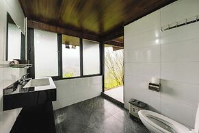 Sapana Mountain Retreat