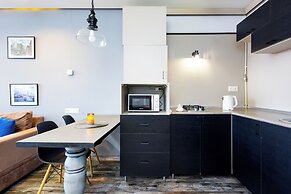 Apartment by Luxe Group SN400