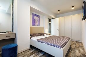 Apartment by Luxe Group SN400