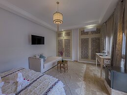 Riad Tonaroz Gold