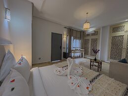 Riad Tonaroz Gold