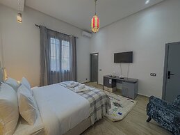 Riad Tonaroz Gold