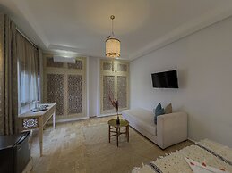 Riad Tonaroz Gold
