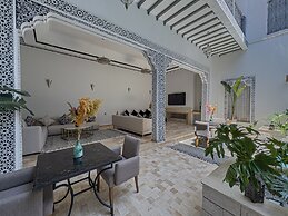 Riad Tonaroz Gold