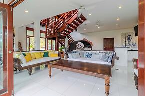 6BR Villa Huge Pool & Mountain View V89