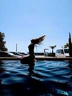 Bumblebee apartments & rooms with pool