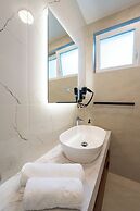 Bumblebee apartments & rooms with pool