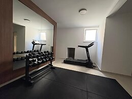 Bumblebee apartments & rooms with pool