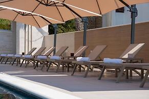 Bumblebee apartments & rooms with pool