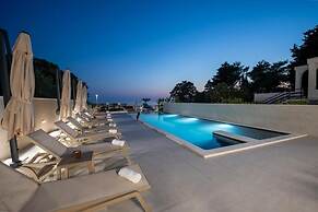 Bumblebee apartments & rooms with pool